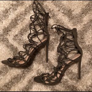 Steven Madden olive heels!!!! 👠👠👠